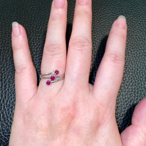 Genuine Ruby 10k white gold size 5 - Picture 6 of 9